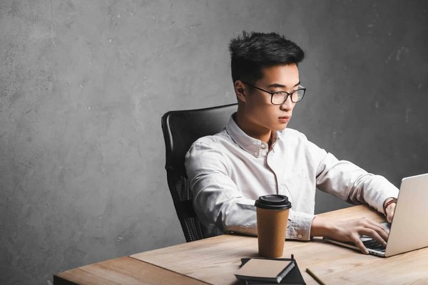 Quelles techniques de SEO peuvent aider les petites entreprises de service à domicile à améliorer leur visibilité en ligne ?